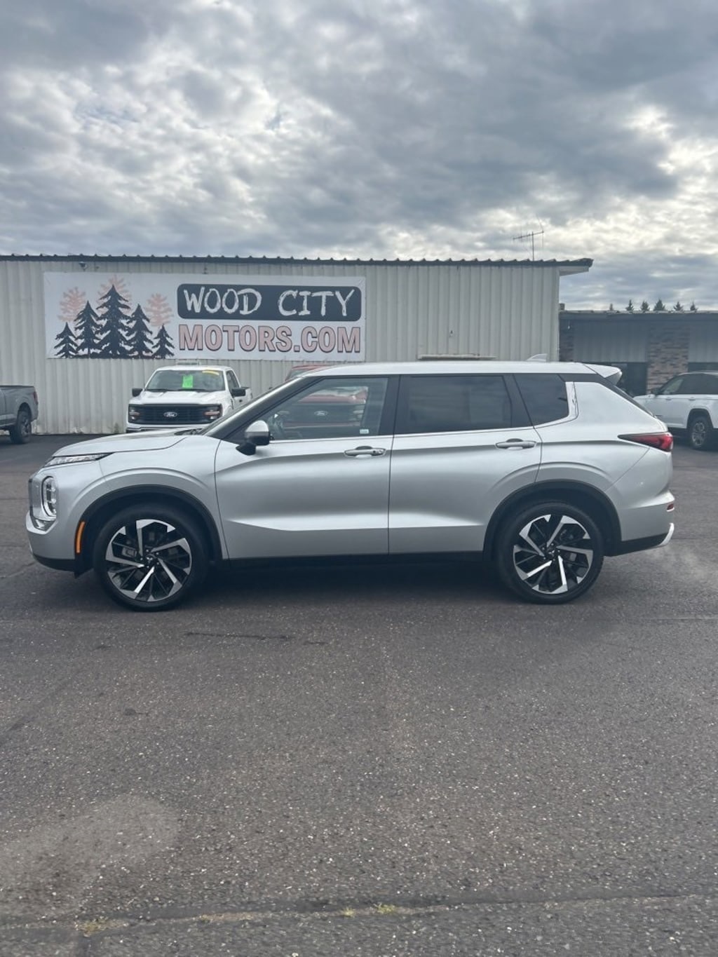 Certified 2024 Mitsubishi Outlander SE SUV