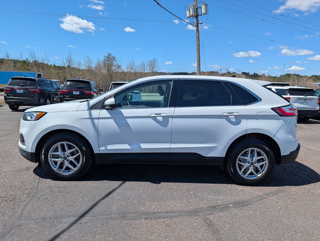 2022 Ford Edge SEL - Photo 9