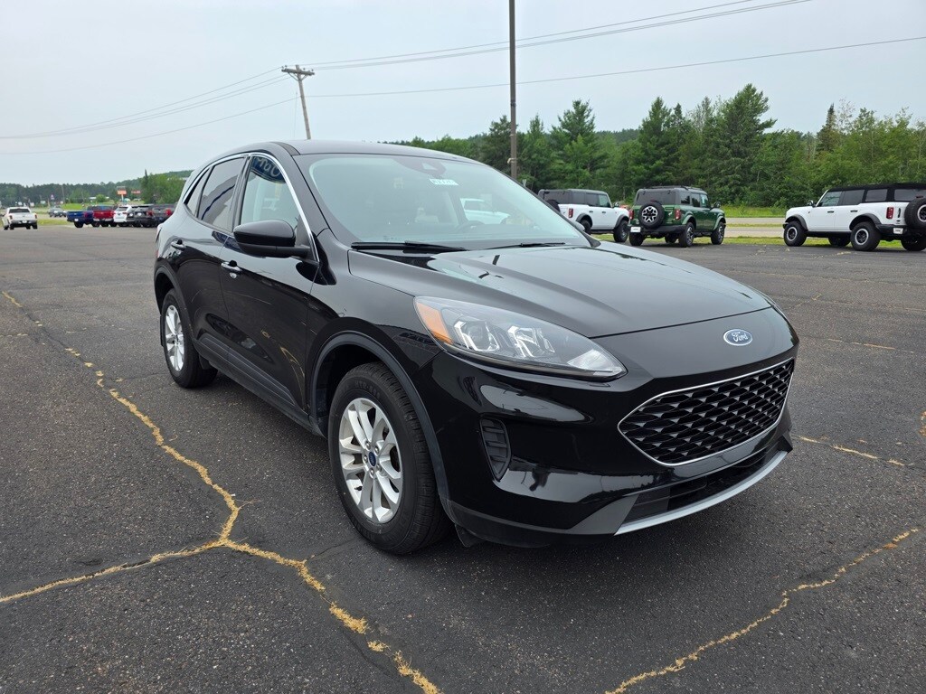 Used 2021 Ford Escape SE with VIN 1FMCU9G64MUA21783 for sale in Cloquet, Minnesota