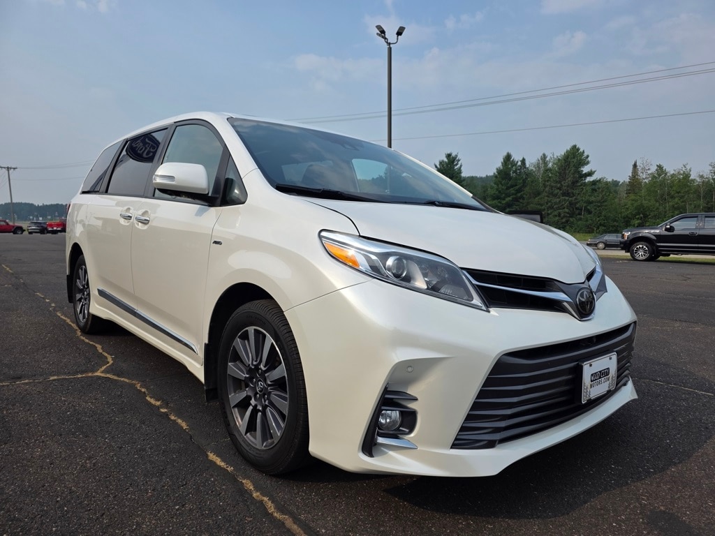 Used 2020 Toyota Sienna Limited with VIN 5TDDZ3DC9LS230490 for sale in Cloquet, Minnesota