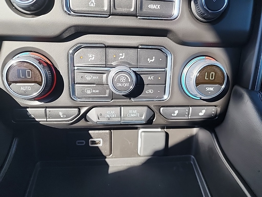 Used 2024 Chevrolet Tahoe Z71 with VIN 1GNSKPKL6RR186873 for sale in Cloquet, Minnesota