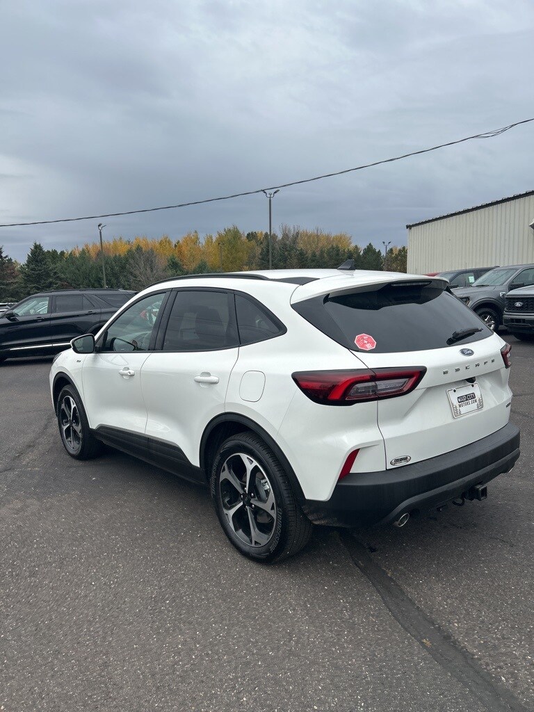 2025 Ford Escape Hybrid ST-Line Select photo 2