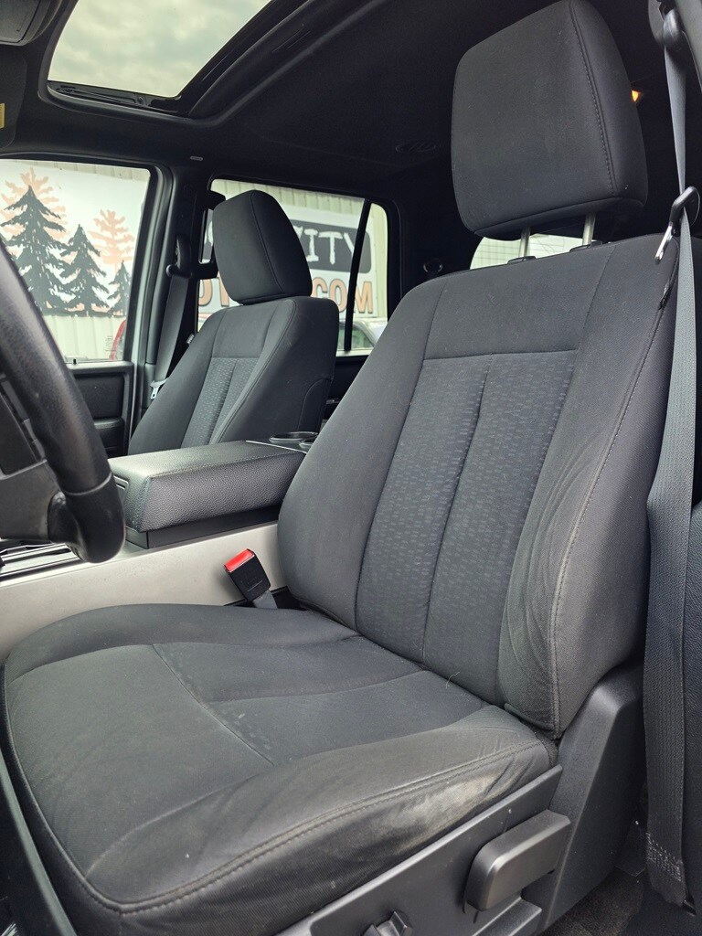 2017 Ford Expedition EL XLT photo 3