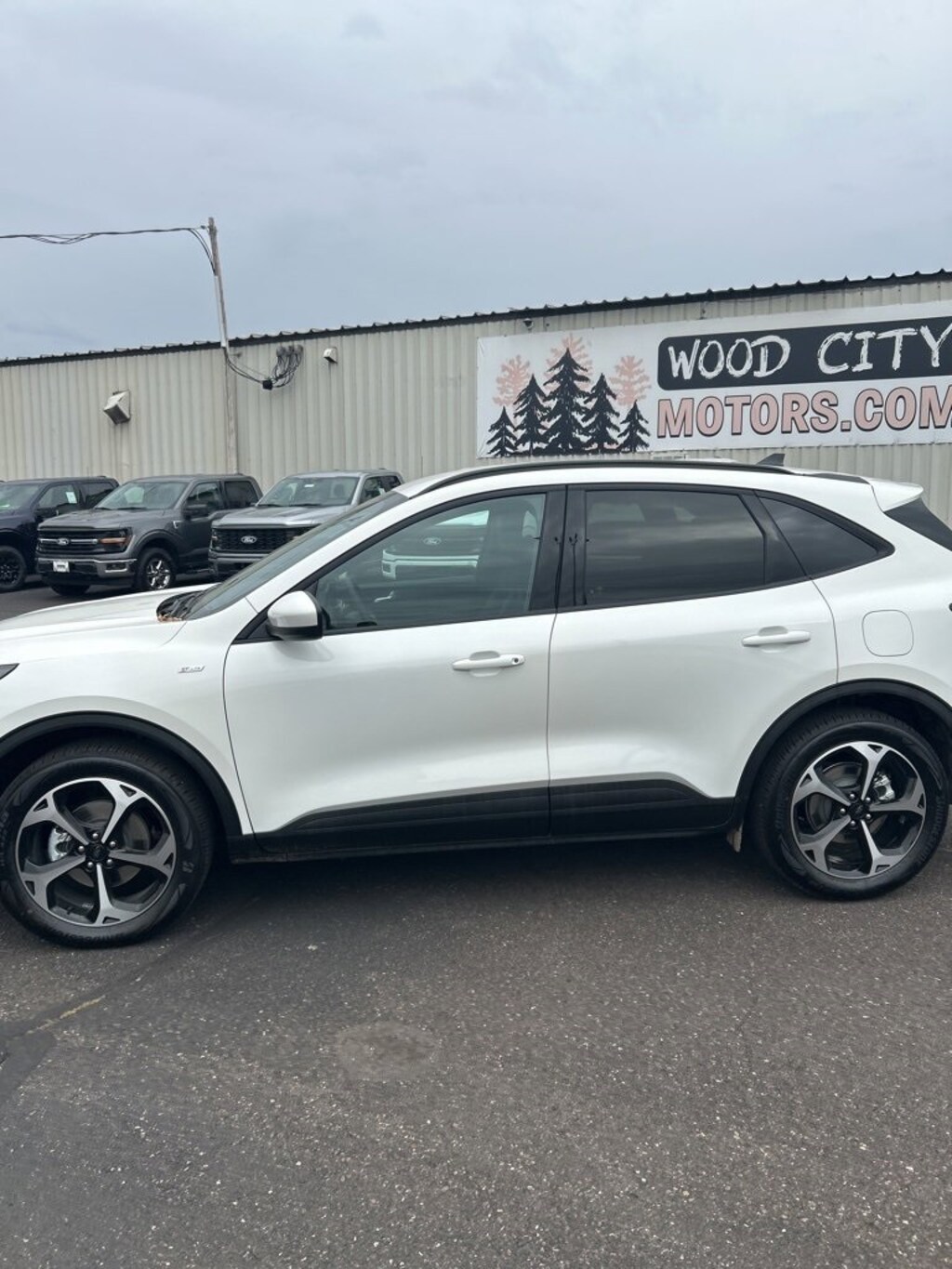 New 2025 Ford Escape Hybrid ST-Line Select SUV