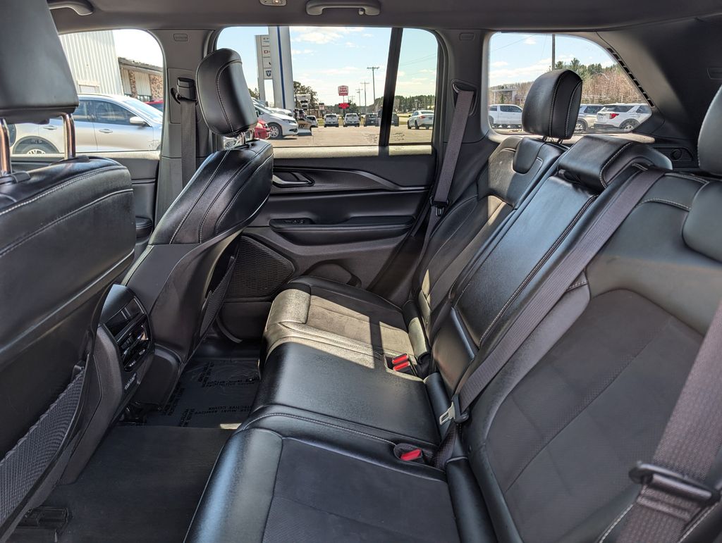 2023 Jeep Grand Cherokee Altitude - Photo 11