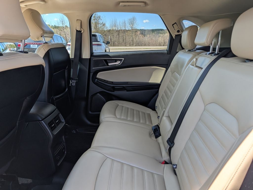 2022 Ford Edge SEL - Photo 12