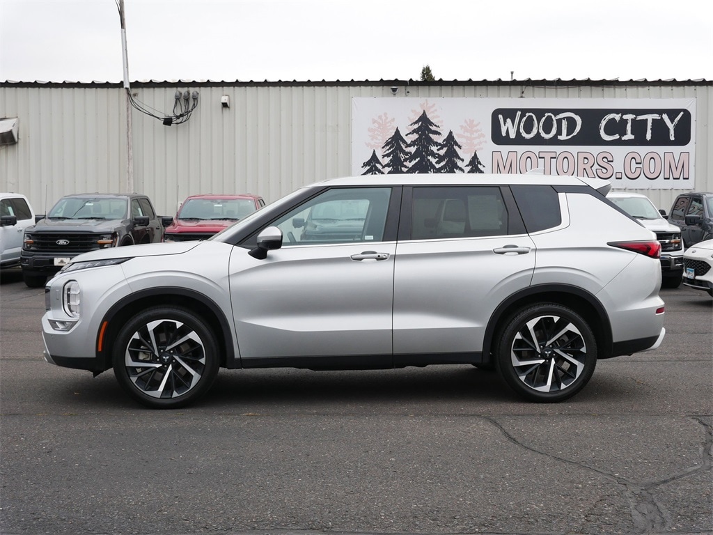 Certified 2024 Mitsubishi Outlander SE with VIN JA4J4VA82RZ050797 for sale in Cloquet, Minnesota
