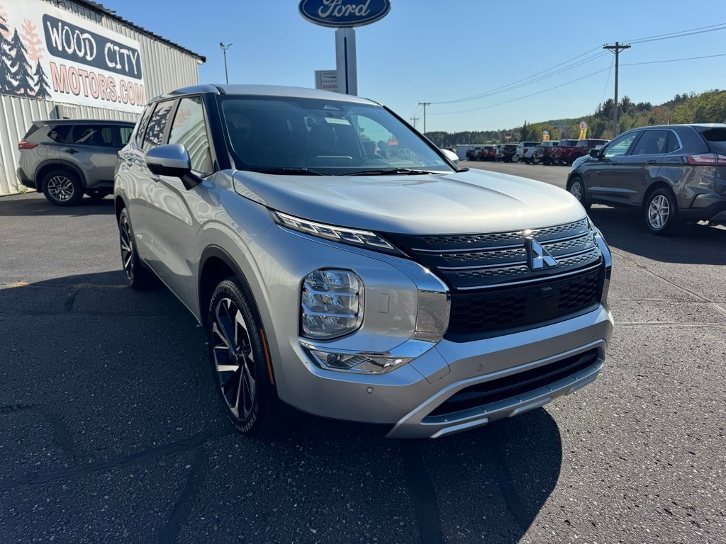 Used 2024 Mitsubishi Outlander SE with VIN JA4J4VA84RZ037100 for sale in Cloquet, Minnesota