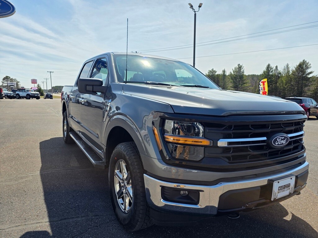 2025 Ford F-150 XLT photo 2