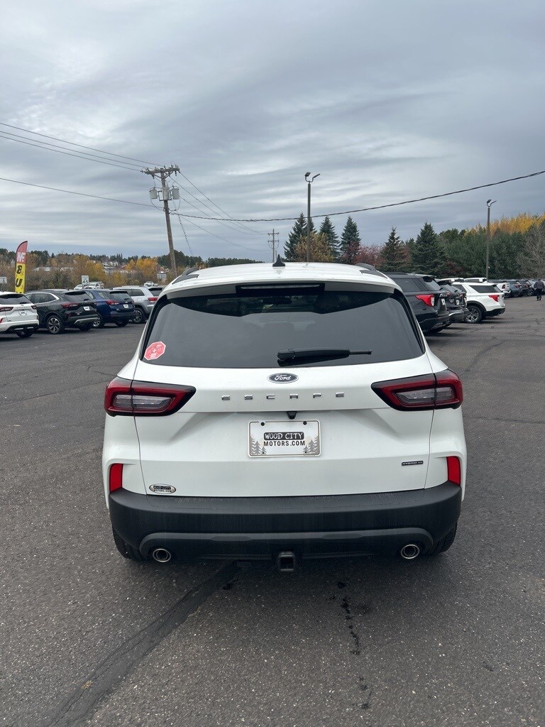 2025 Ford Escape Hybrid ST-Line Select photo 3