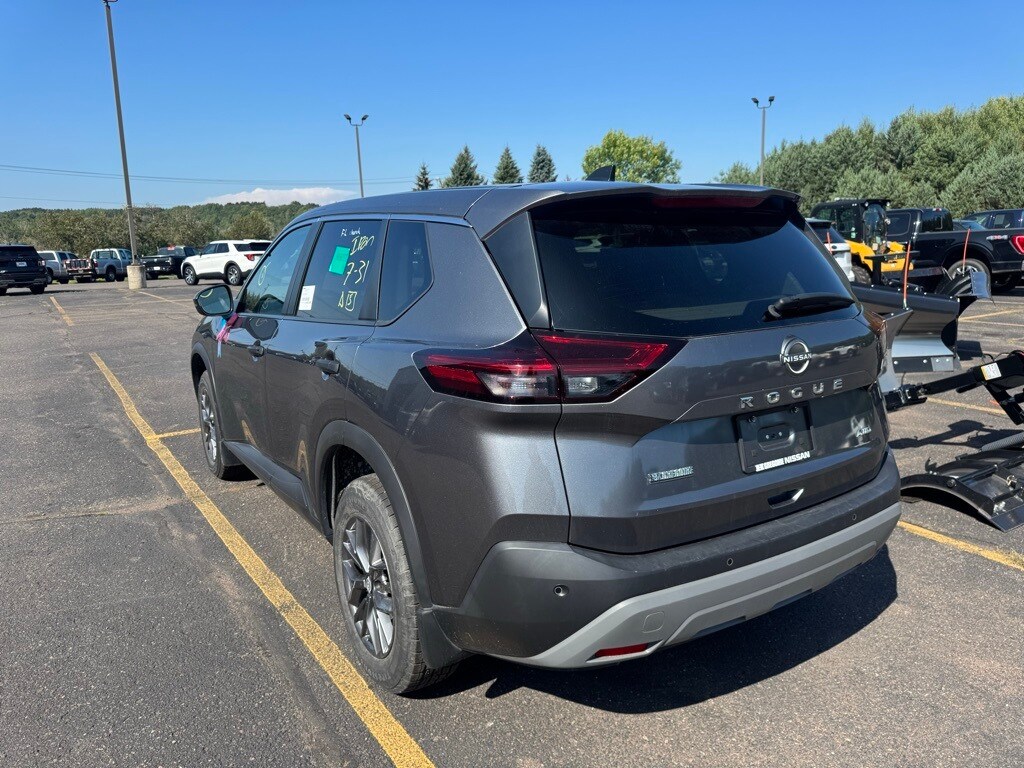 2022 Nissan Rogue S photo 3