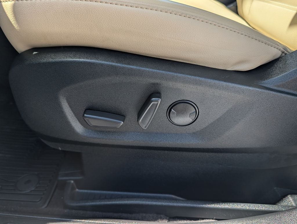 2022 Ford Edge SEL - Photo 13