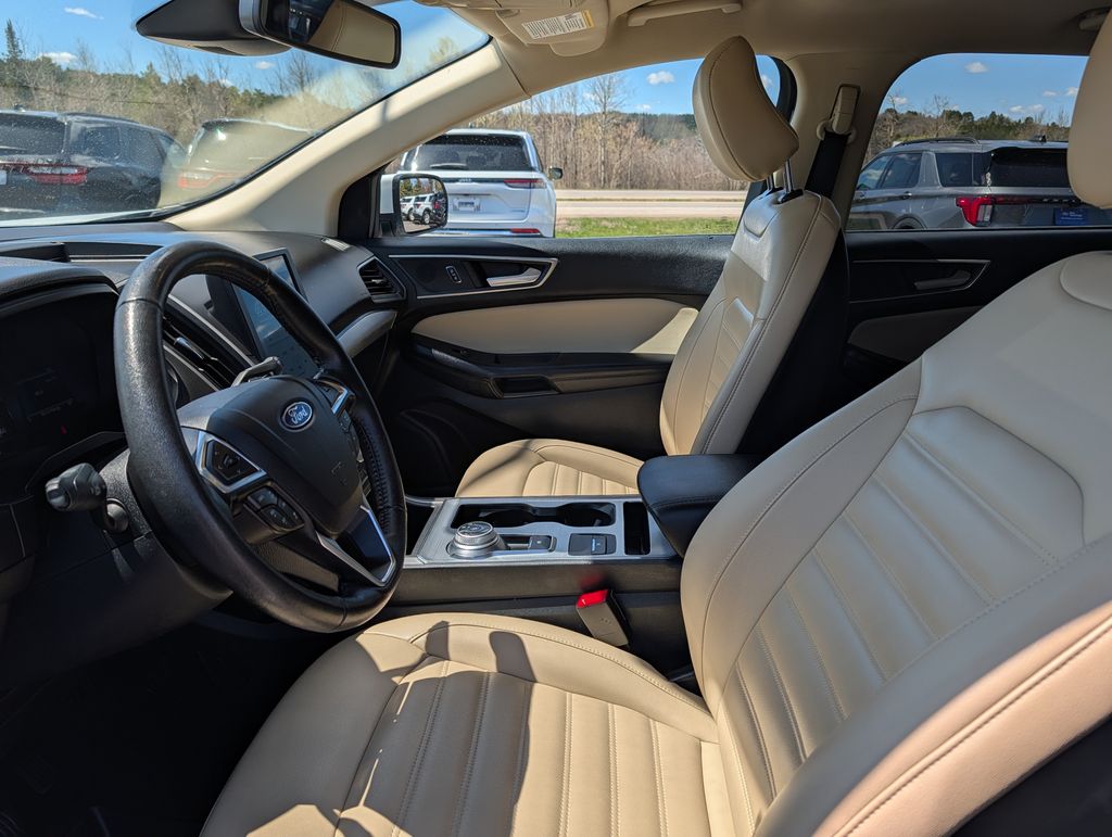 2022 Ford Edge SEL - Photo 11