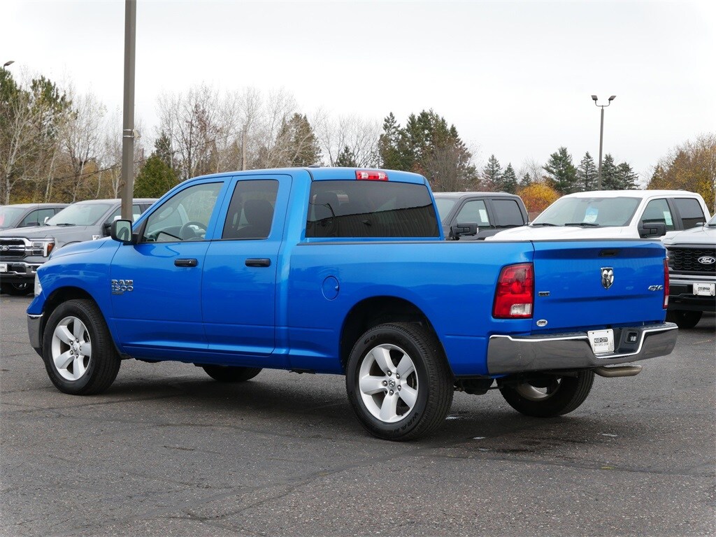 2024 Ram 1500 Classic SLT photo 3