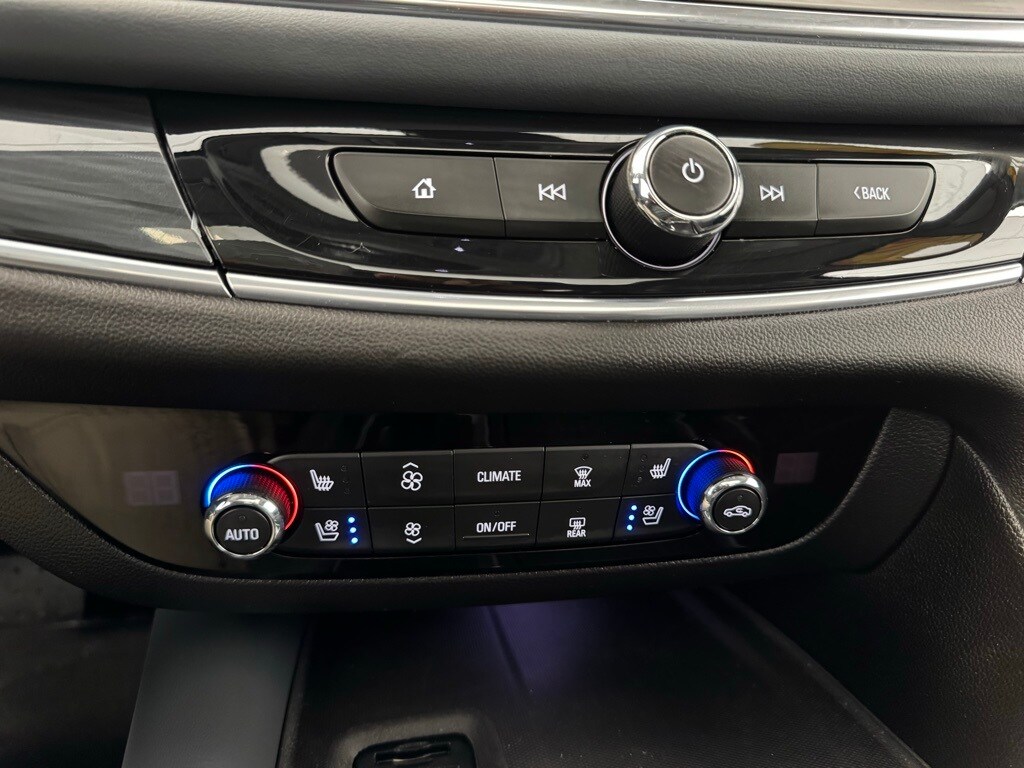 2021 Buick Enclave Premium photo 3