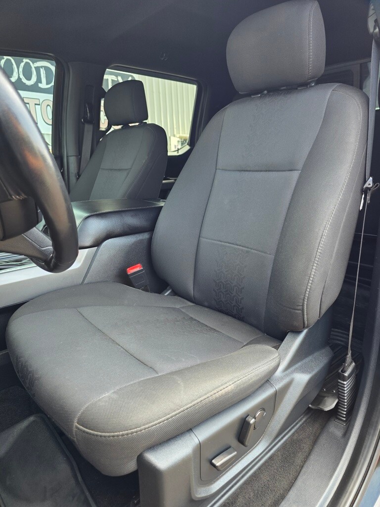 2019 Ford F-150 XLT photo 2