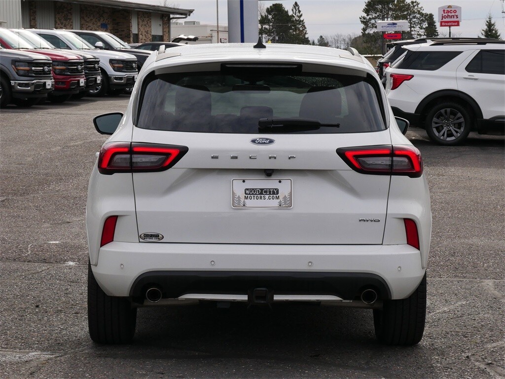 2023 Ford Escape ST-Line Select photo 4