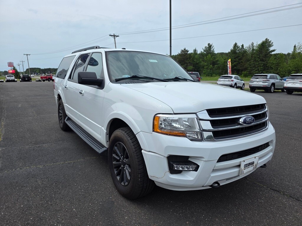 2017 Ford Expedition EL XLT photo 2