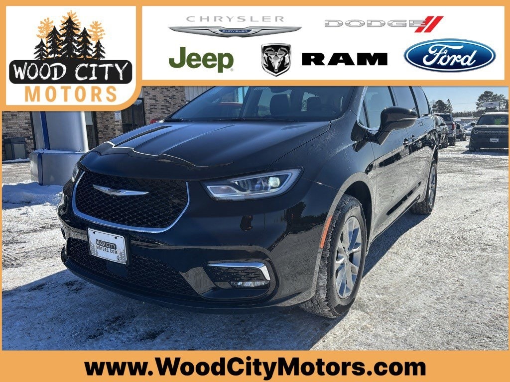New 2024 Chrysler Pacifica TOURING L AWD Passenger Van