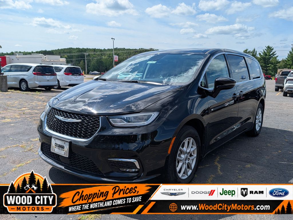 Used 2024 Chrysler Pacifica Touring L with VIN 2C4RC1BG7RR148664 for sale in Cloquet, Minnesota