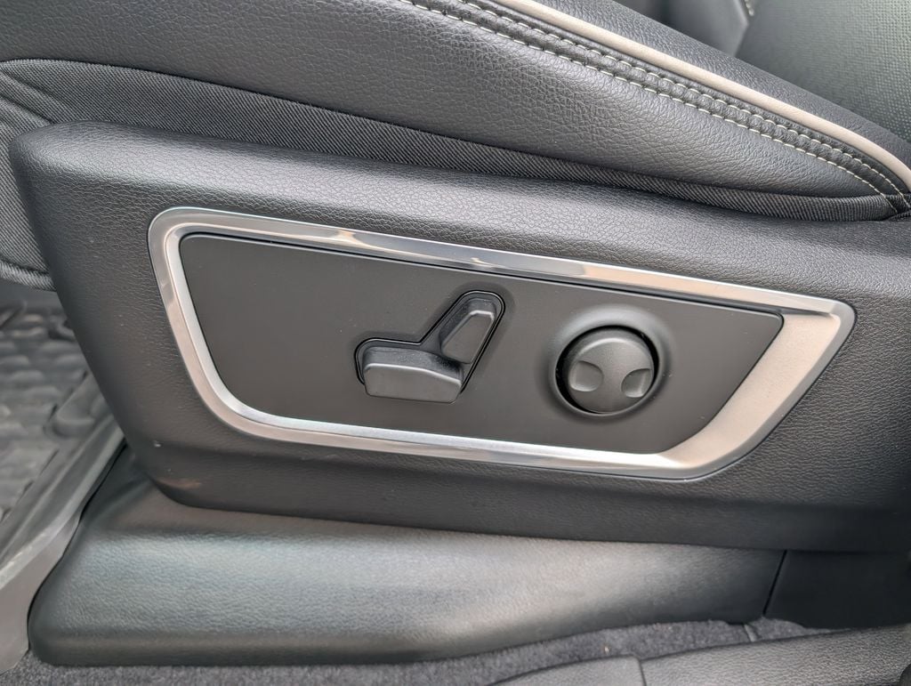 2026 RAM 1500 Laramie - Photo 9