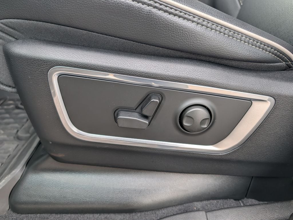 2026 RAM 1500 Laramie - Photo 9