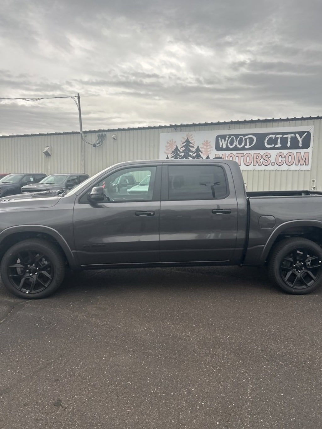 New 2026 Ram 1500 LARAMIE CREW CAB 4X4 5'7 BOX Pickup