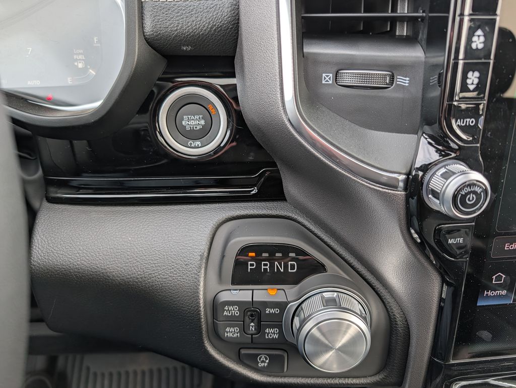 2026 RAM 1500 Laramie - Photo 16