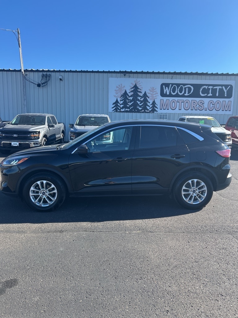 Used 2022 Ford Escape SE with VIN 1FMCU9BZ7NUB59157 for sale in Cloquet, Minnesota
