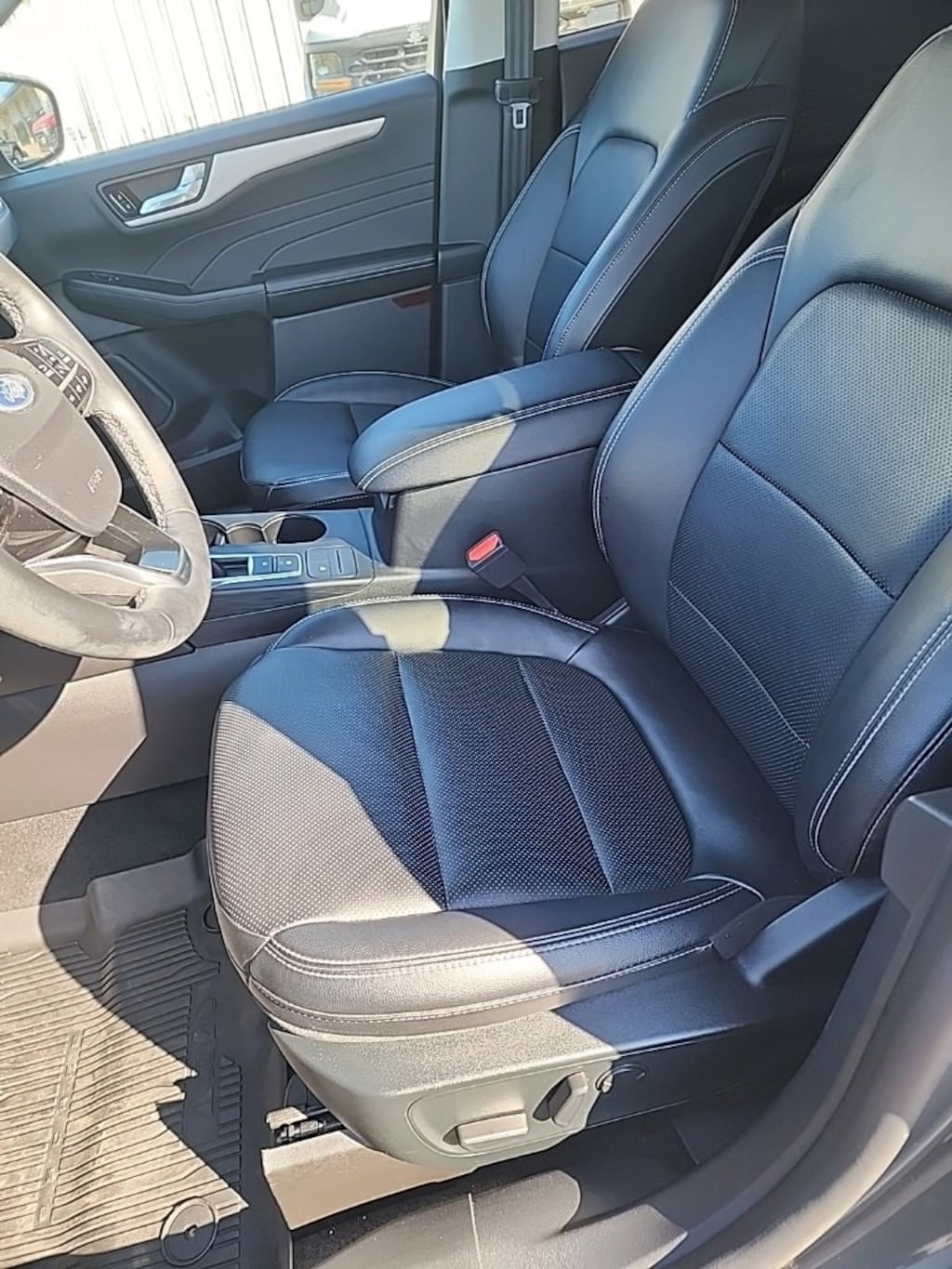 Used 2022 Ford Escape Hybrid SEL SUV