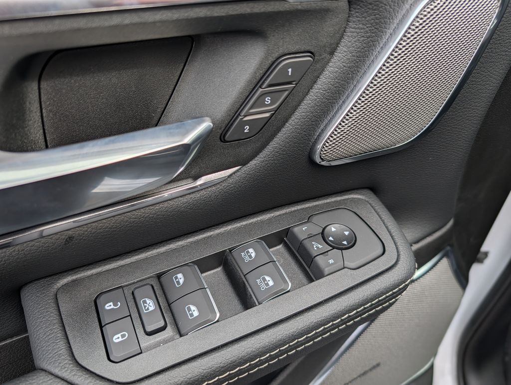 2026 RAM 1500 Laramie - Photo 10