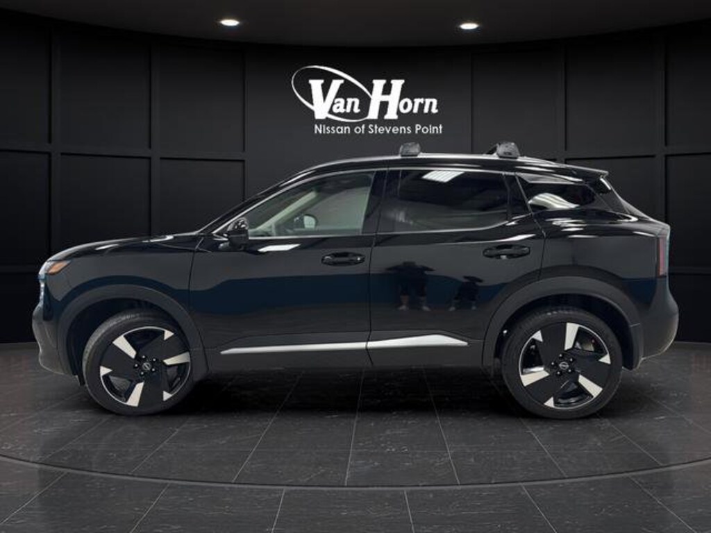 Used 2025 Nissan Kicks SR SUV