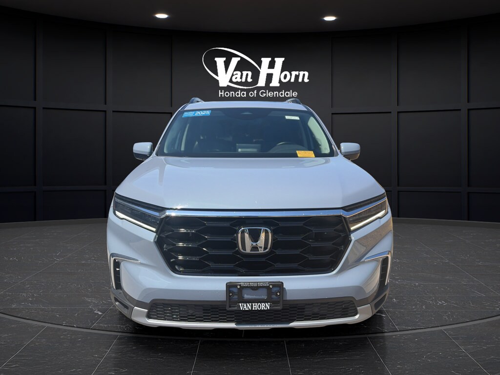 Used 2025 Honda Pilot Touring SUV