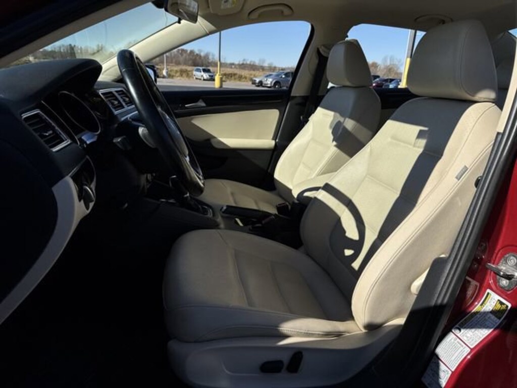 Used 2017 Volkswagen Jetta 1.8T SEL Sedan