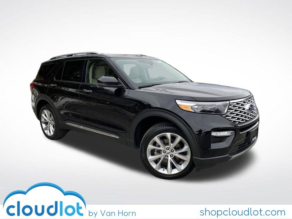2021 Ford Explorer Platinum's photo