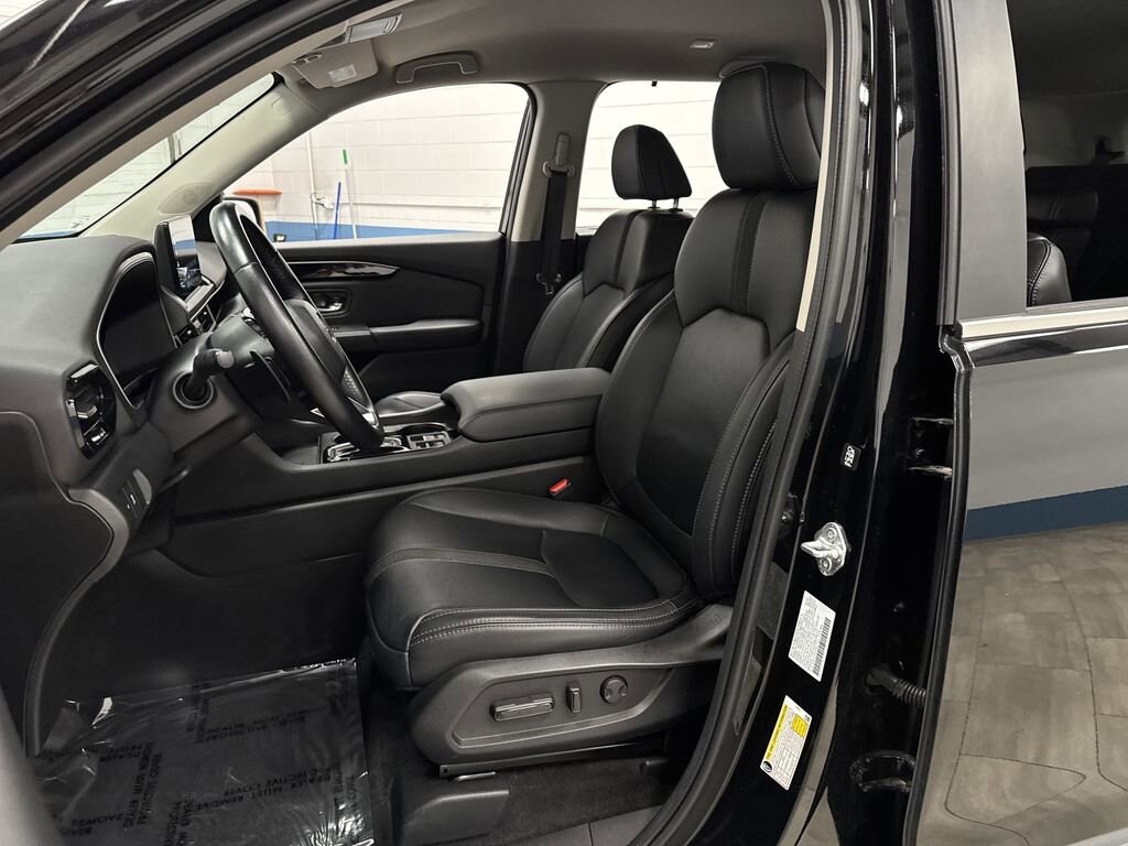 Used 2023 Honda Pilot EX-L 8 Passenger SUV