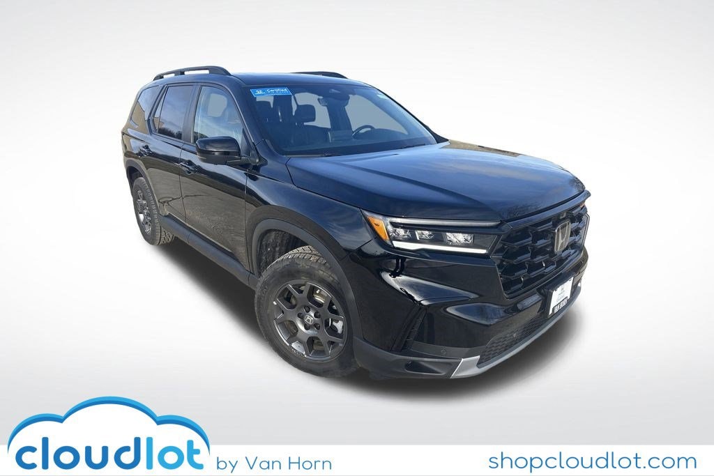 2025 Honda Pilot TrailSport's photo