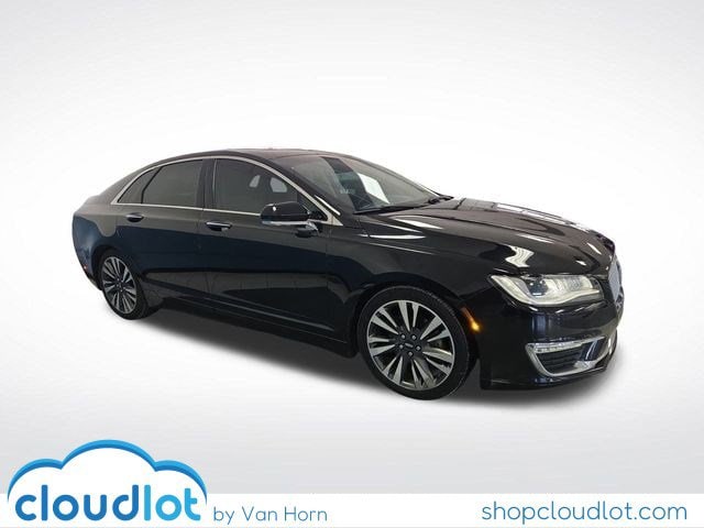 2017 Lincoln MKZ Reserve's photo