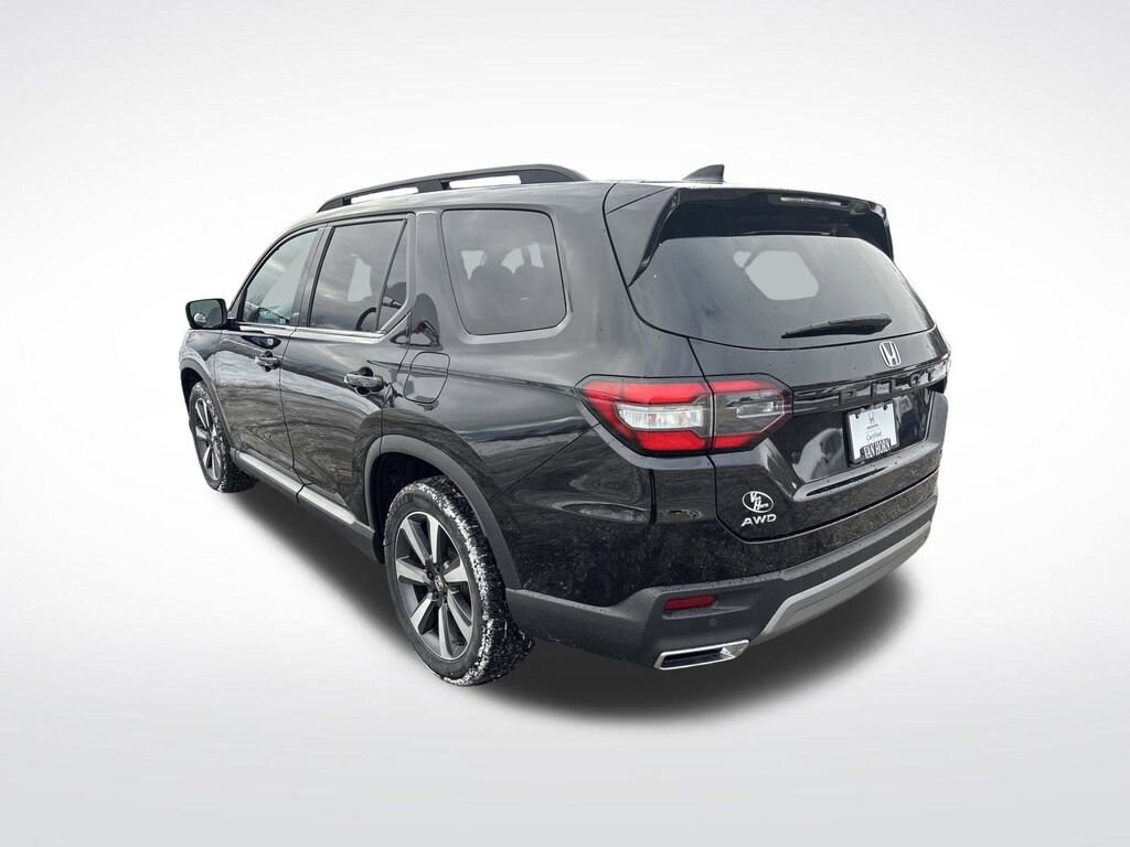 Used 2025 Honda Pilot Touring SUV