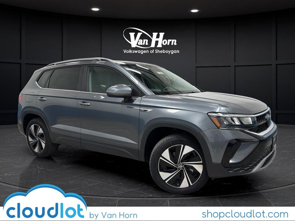 2024 Volkswagen Taos 1.5T SE 4Motion's photo