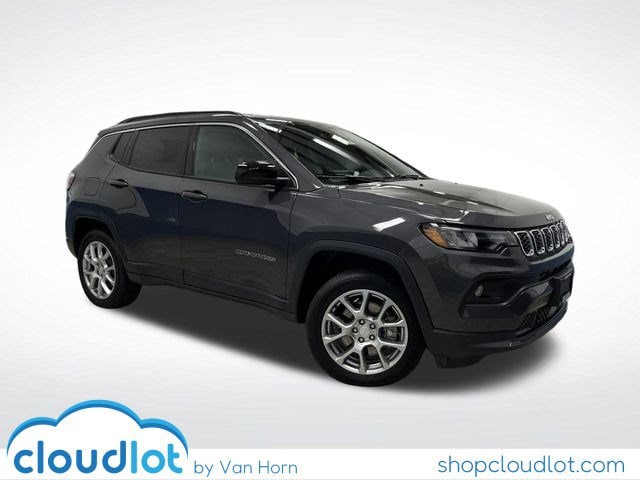 2024 Jeep Compass Latitude Lux's photo
