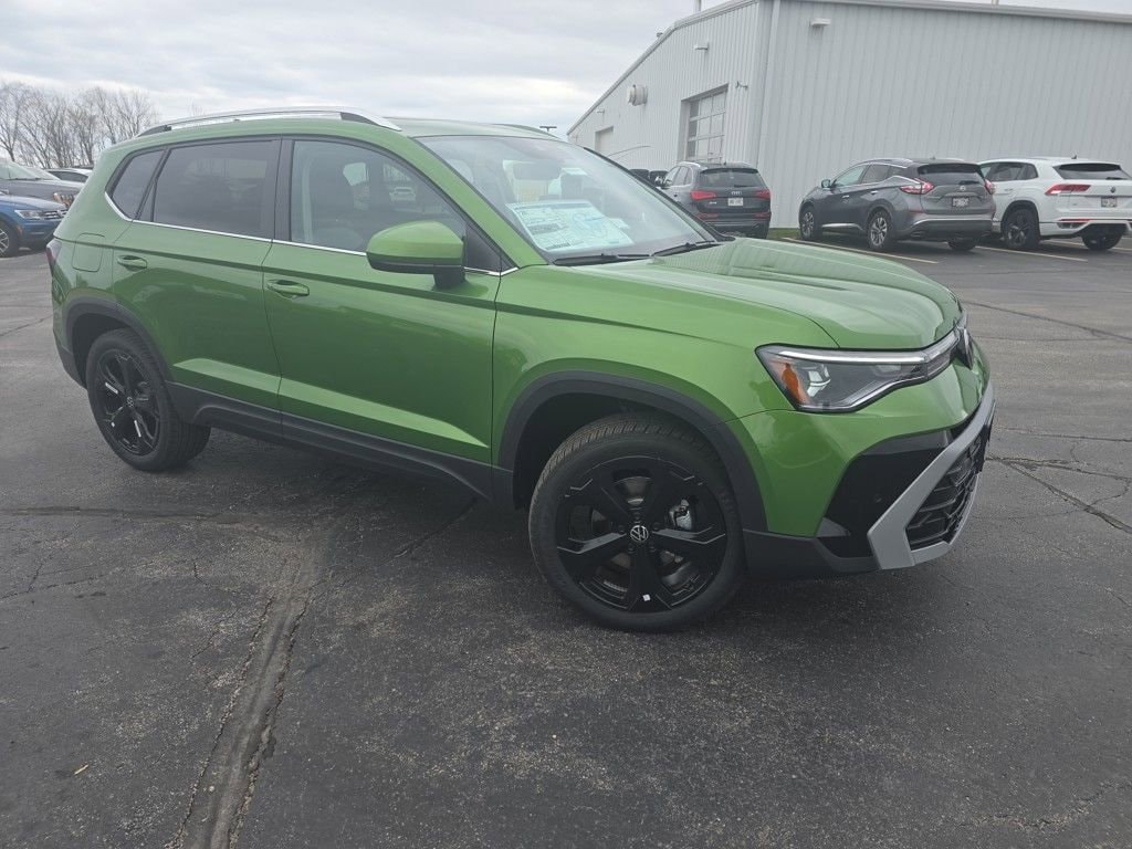 2025 Volkswagen Taos SEL's photo