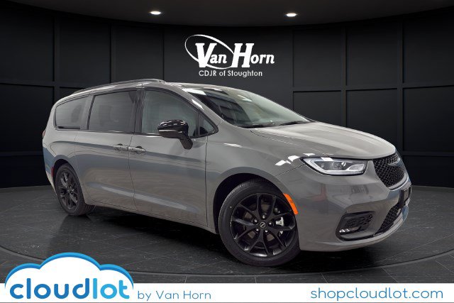 Used 2025 Chrysler Pacifica Limited Van Passenger Van