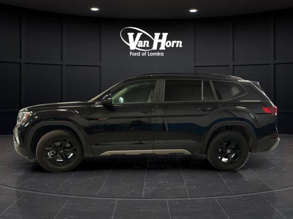 Used 2024 Volkswagen Atlas 2.0T Peak Edition SE w/Technology SUV