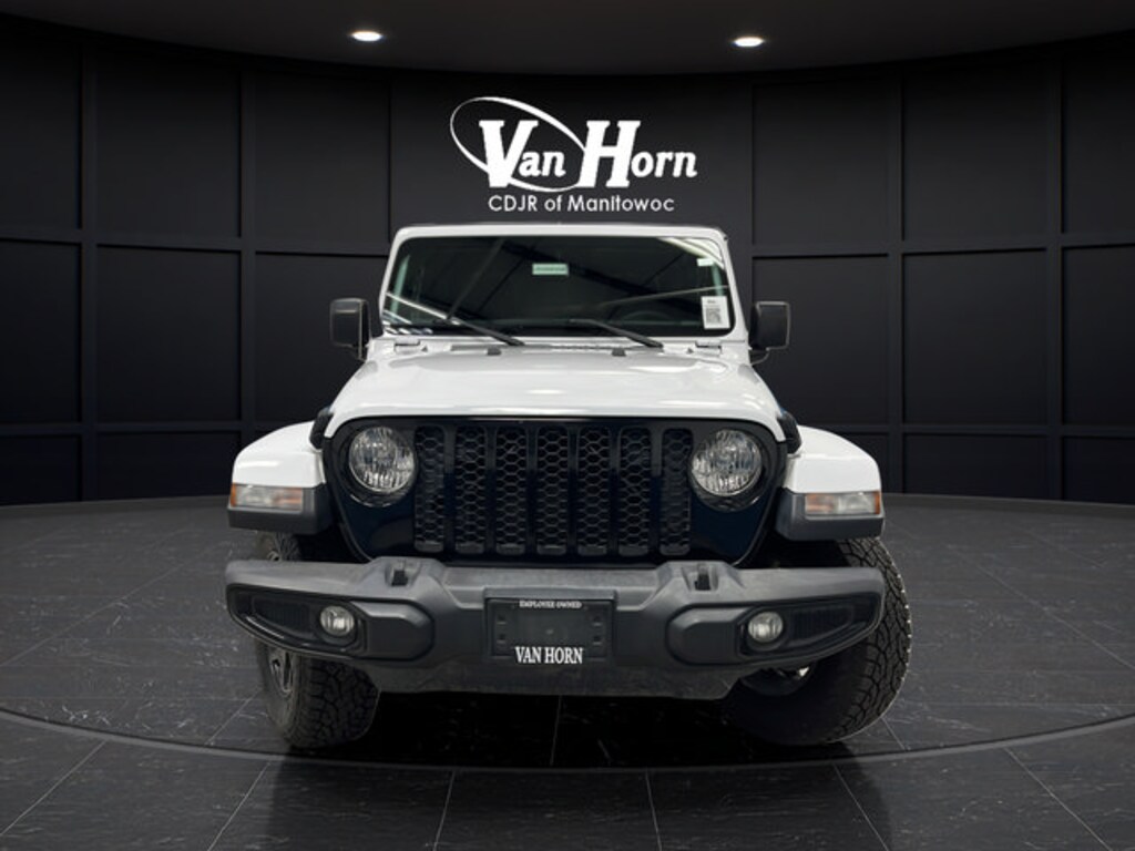 Used 2023 Jeep Gladiator Willys Truck Crew Cab
