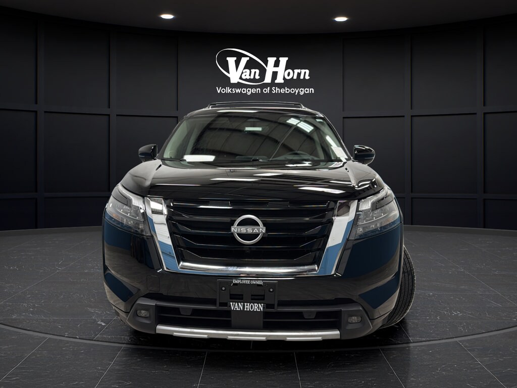 Used 2025 Nissan Pathfinder Platinum SUV