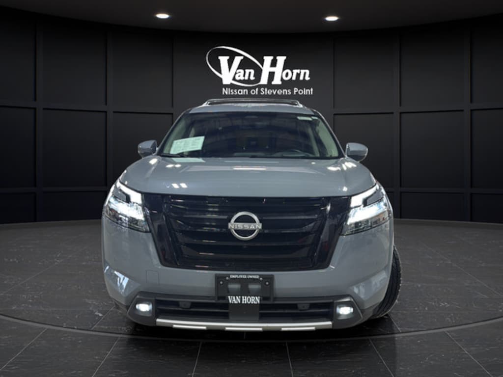 Used 2024 Nissan Pathfinder Platinum SUV