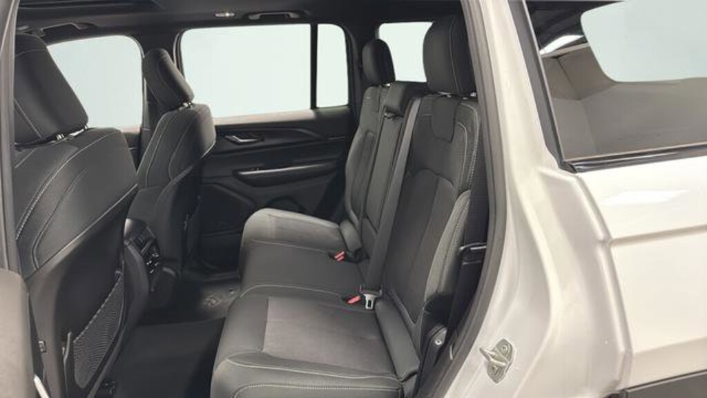 Used 2024 Jeep Grand Cherokee Laredo X SUV