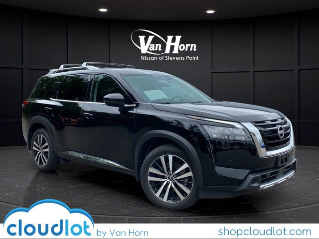 2025 Nissan Pathfinder Platinum 4WD's photo