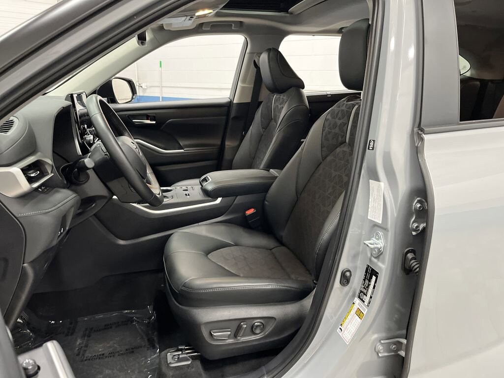 Used 2024 Toyota Highlander Hybrid XLE Nightshade SUV